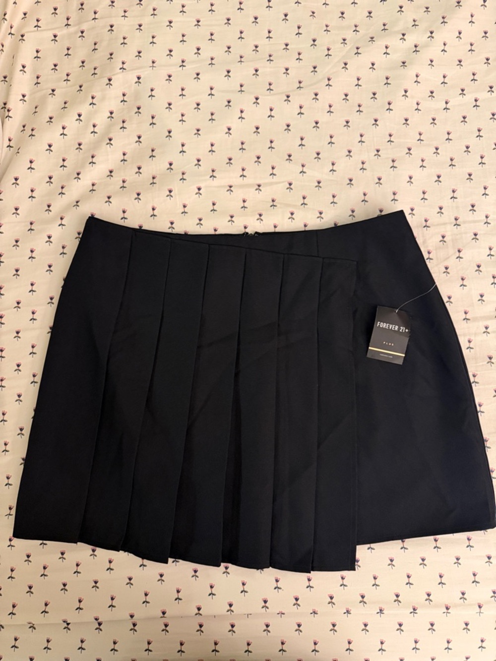 Forever 21 Black Pleated A-Line Mini Skirt